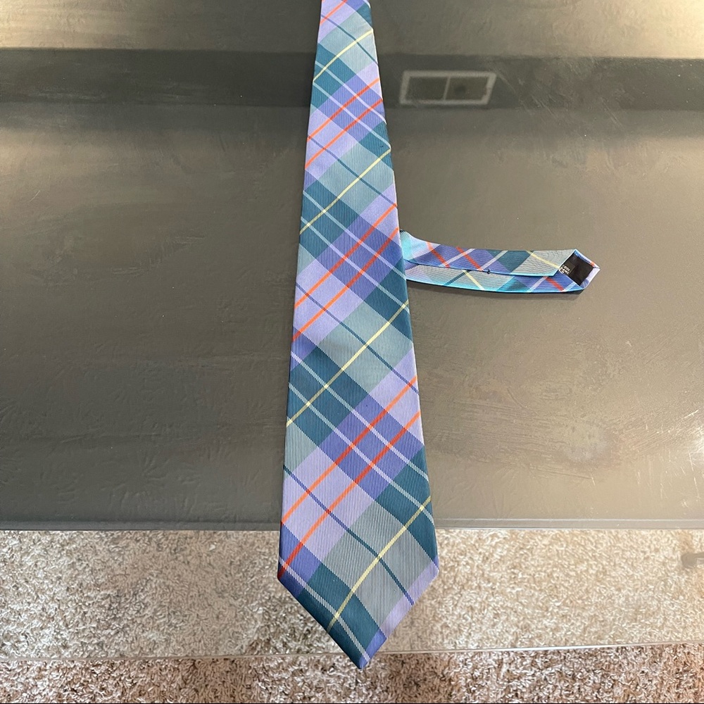 Classic Geoffrey Beene Tie. Perfect Condition! SALE!